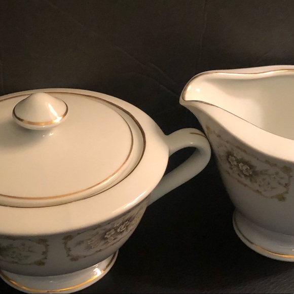Happy Home Elegance fine China cream and sugar set in good condition - Picture 4 of 13